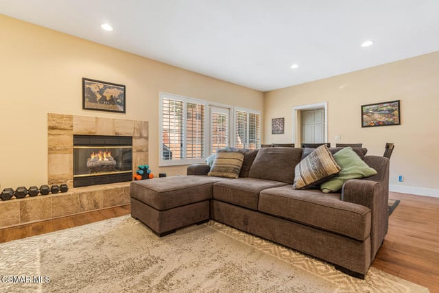 5200 White Oak Avenue 30, Encino, CA 91316 — photo 2 of 27