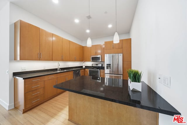 3223 W 6th Street 605, Los Angeles, CA 90020 — photo 3 of 34