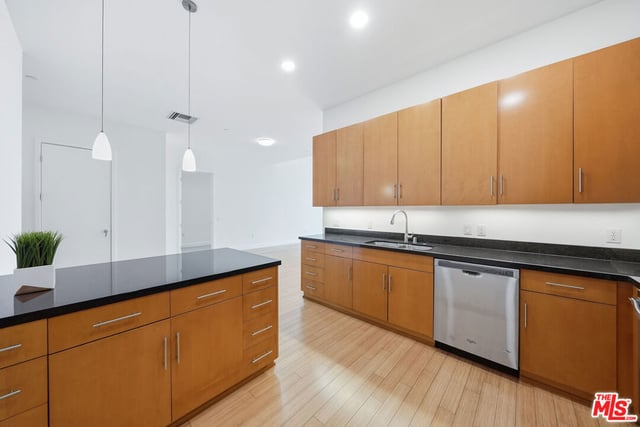 3223 W 6th Street 605, Los Angeles, CA 90020 — photo 6 of 34