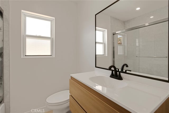8330 Outland View Drive, Sun Valley, CA 91352 — photo 14 of 34