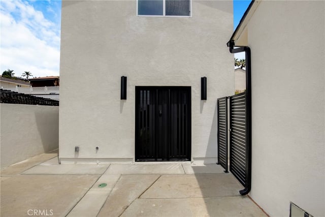 8330 Outland View Drive, Sun Valley, CA 91352 — photo 18 of 34
