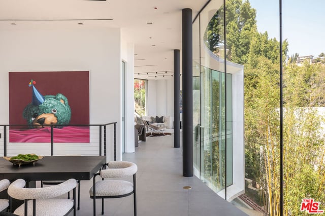9277 Thrush Way, Los Angeles, CA 90069 — photo 14 of 30