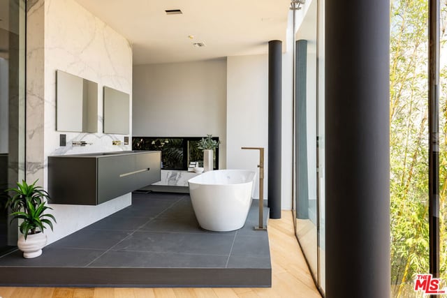 9277 Thrush Way, Los Angeles, CA 90069 — photo 18 of 30