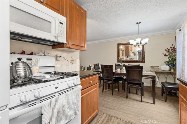 20146 Cohasset 11, Winnetka, CA 91306 — photo 16 of 30