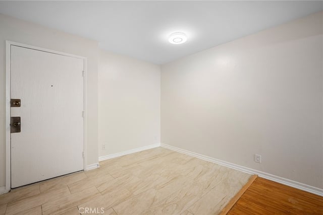 15425 Sherman 107A, Van Nuys, CA 91406 — photo 8 of 24