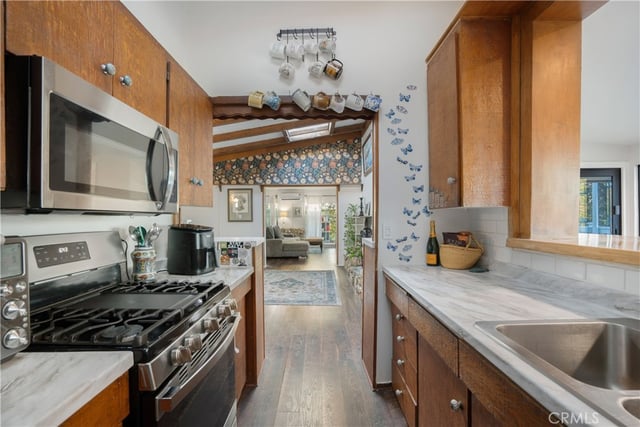3582 Elm Drive, Calabasas, CA 91302 — photo 11 of 44