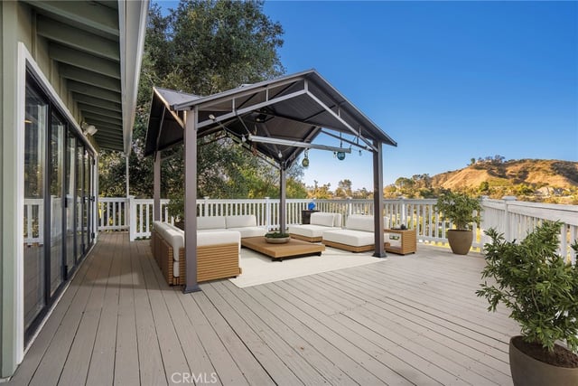 3582 Elm Drive, Calabasas, CA 91302 — photo 17 of 44