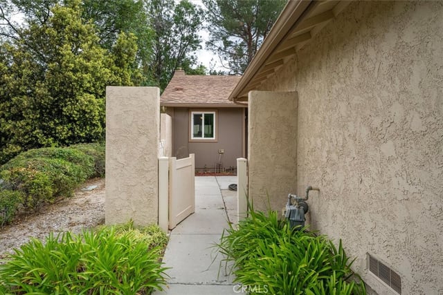 20008 Avenue Of The Oaks, Newhall, CA 91321 — photo 10 of 41