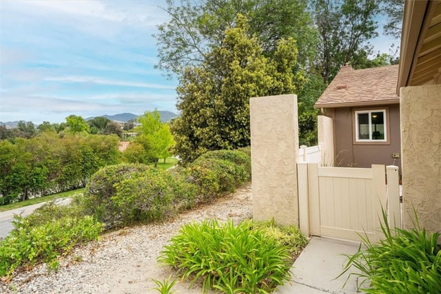 20008 Avenue Of The Oaks, Newhall, CA 91321 — photo 9 of 41