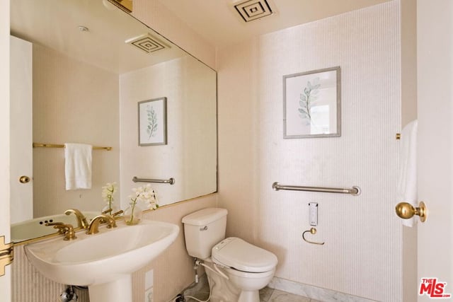 10520 Wilshire Boulevard 303, Los Angeles, CA 90024 — photo 18 of 18