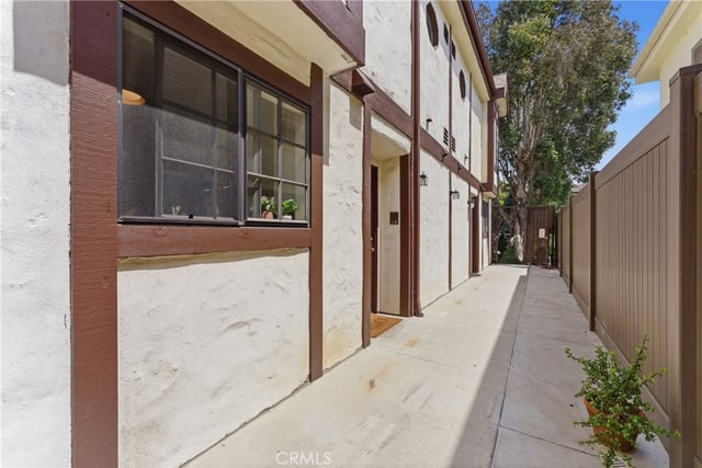 1834 11th Street 2, Santa Monica, CA 90404 — photo 4 of 29