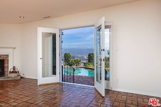 7815 Mulholland, Los Angeles, CA 90046 — photo 6 of 11