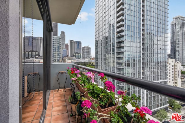 600 W 9th Street 1512, Los Angeles, CA 90015 — photo 15 of 39