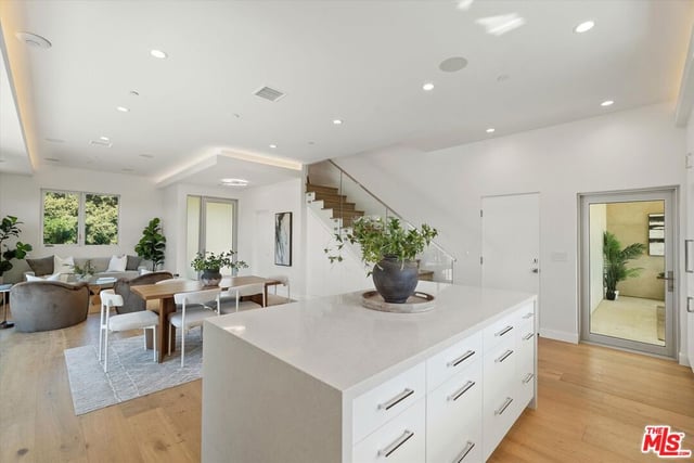 25638 Monte Nido Drive, Calabasas, CA 91302 — photo 6 of 40