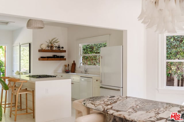 1163 Nelrose Avenue, Venice, CA 90291 — photo 7 of 37