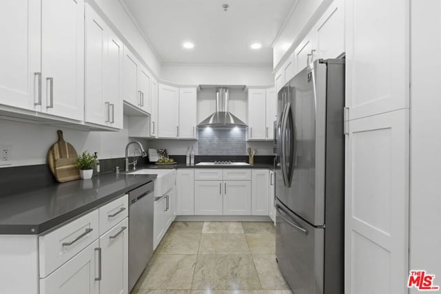 120 S Crescent Drive 104, Beverly Hills, CA 90212 — photo 11 of 46