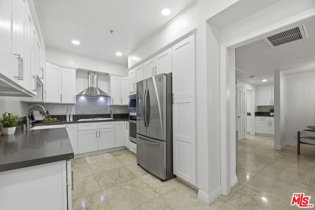 120 S Crescent Drive 104, Beverly Hills, CA 90212 — photo 12 of 46