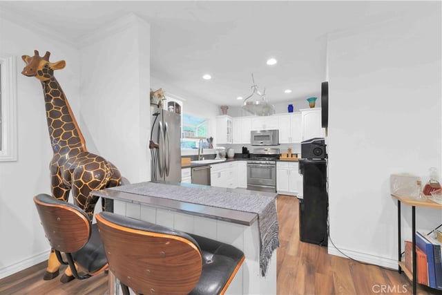 4771 Excelente Drive, Woodland Hills, CA 91364 — photo 12 of 40