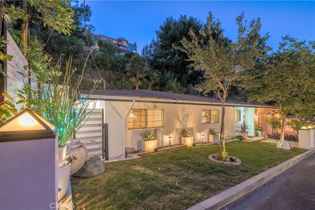 4771 Excelente Drive, Woodland Hills, CA 91364 — photo 38 of 40