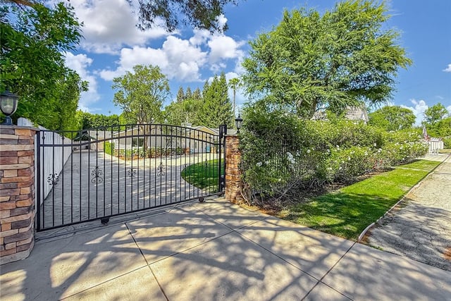23433 Hatteras, Woodland Hills, CA 91367 — photo 20 of 75