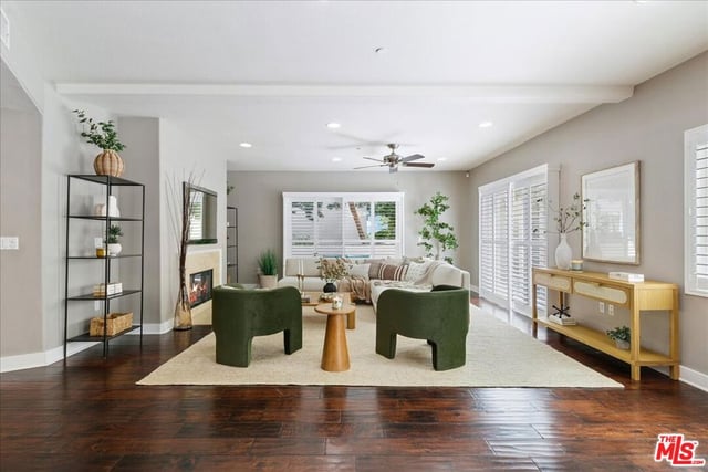 11115 Acama Street 107, Studio City, CA 91602 — photo 4 of 35
