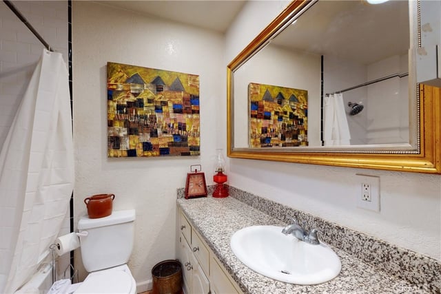 1038 W 2nd, San Pedro, CA 90731 — photo 13 of 35