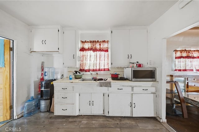 511 N Chester, Compton, CA 90221 — photo 5 of 9