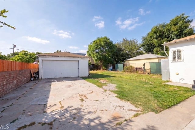 511 N Chester, Compton, CA 90221 — photo 9 of 9
