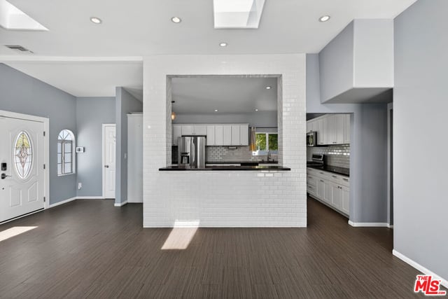 6292 Lubao Avenue, Woodland Hills, CA 91367 — photo 11 of 38