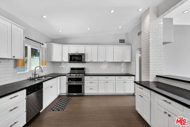 6292 Lubao Avenue, Woodland Hills, CA 91367 — photo 12 of 38