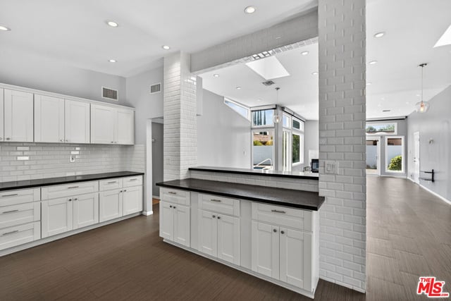 6292 Lubao Avenue, Woodland Hills, CA 91367 — photo 14 of 38