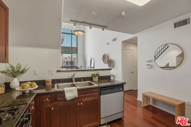100 S Alameda Street 401, Los Angeles, CA 90012 — photo 16 of 62