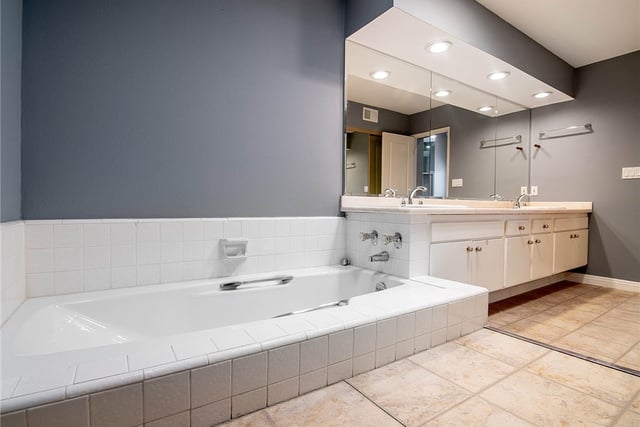 5401 Zelzah 115, Encino, CA 91316 — photo 13 of 33