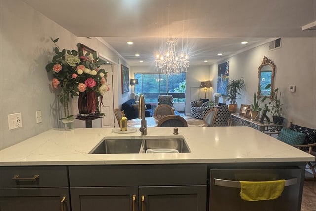2700 Cahuenga Boulevard E 4223, Los Angeles, CA 90068 — photo 15 of 30