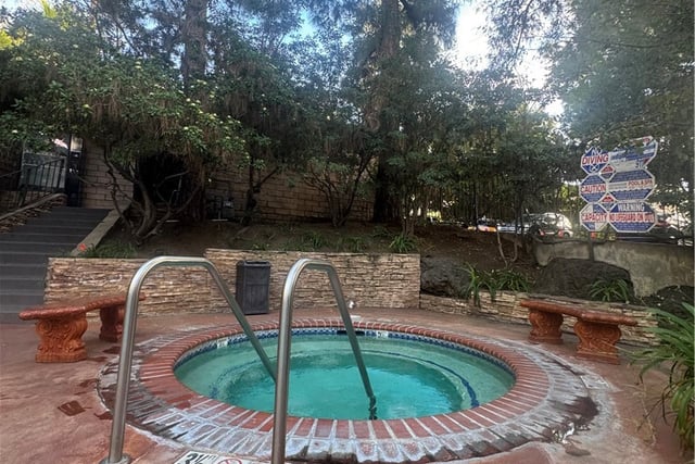 2700 Cahuenga Boulevard E 4223, Los Angeles, CA 90068 — photo 25 of 30