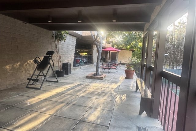 2700 Cahuenga Boulevard E 4223, Los Angeles, CA 90068 — photo 26 of 30