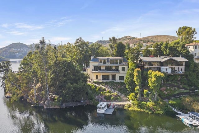 2112 Trentham Road, Westlake Village, CA 91361 — photo 2 of 40