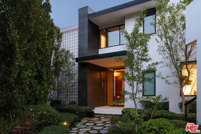 8366 Sunset View Drive, Los Angeles, CA 90069 — photo 4 of 25