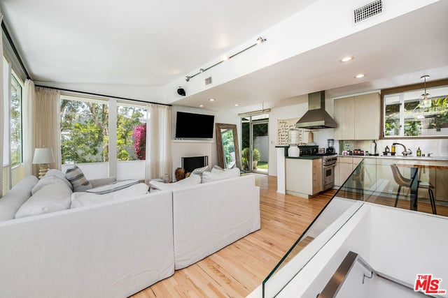 1331 CORDELL Place, Los Angeles, CA 90069 — photo 9 of 28