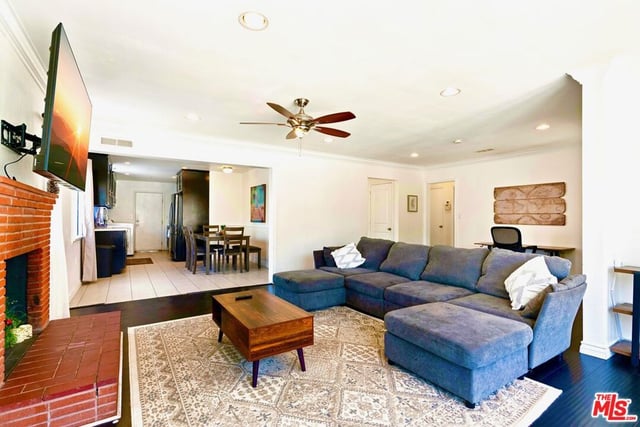 328 E Plymouth Street, Inglewood, CA 90302 — photo 5 of 30