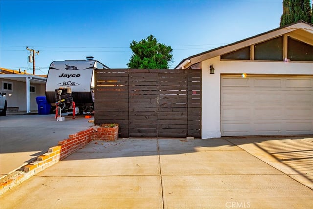 19776 Merryhill Street, Canyon Country, CA 91351 — photo 8 of 44
