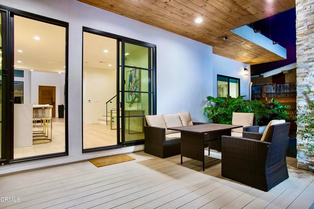 244 S Gramercy Place, Los Angeles, CA 90004 — photo 4 of 9