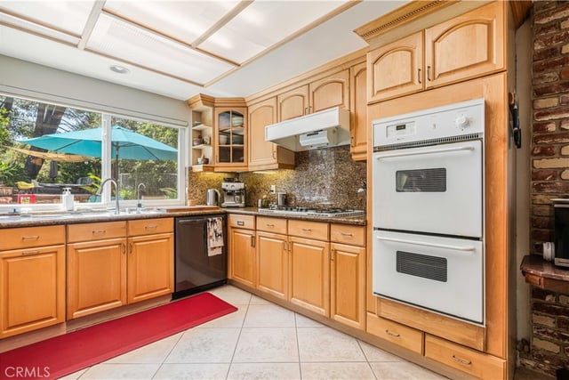 3636 Dellvale Place, Encino, CA 91436 — photo 11 of 25