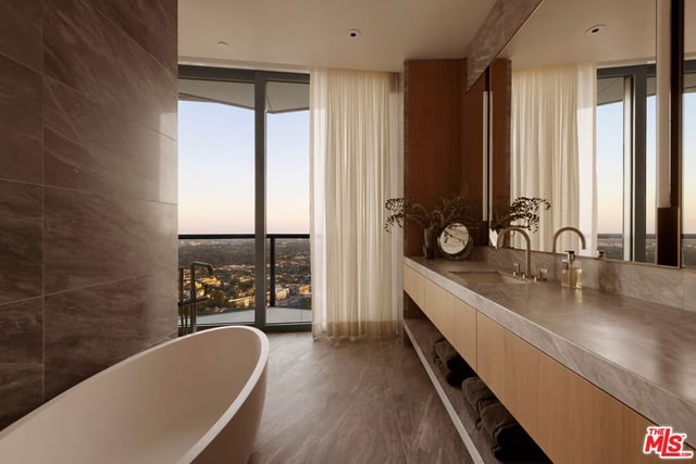 211 W Elm Court 28A, Los Angeles, CA 90067 — photo 14 of 28