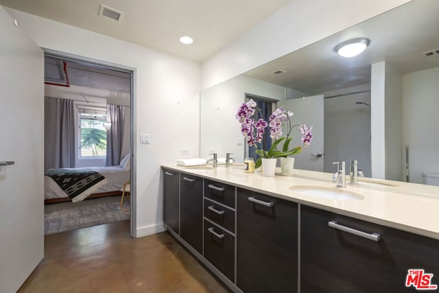 645 W 9th Street 240, Los Angeles, CA 90015 — photo 14 of 37