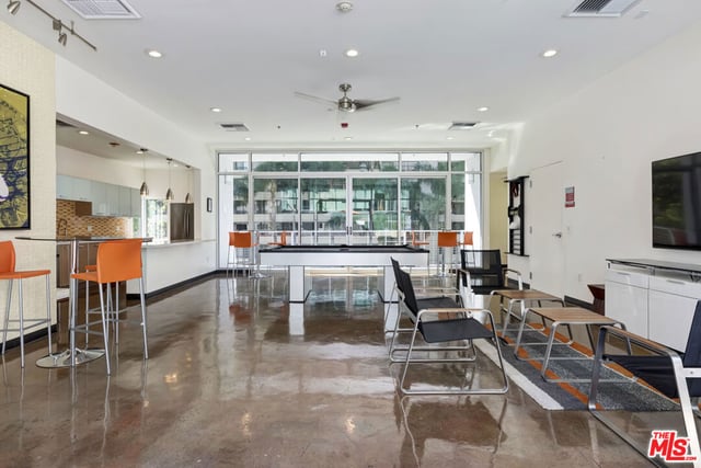 645 W 9th Street 240, Los Angeles, CA 90015 — photo 30 of 37