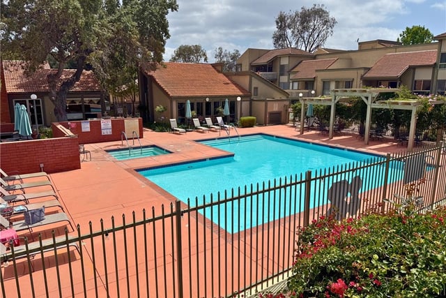 824 Pinetree Circle 36, Thousand Oaks, CA 91360 — photo 10 of 14