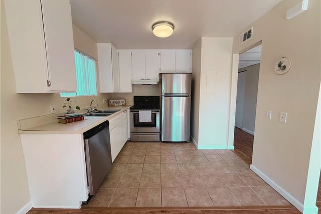 824 Pinetree Circle 36, Thousand Oaks, CA 91360 — photo 4 of 14