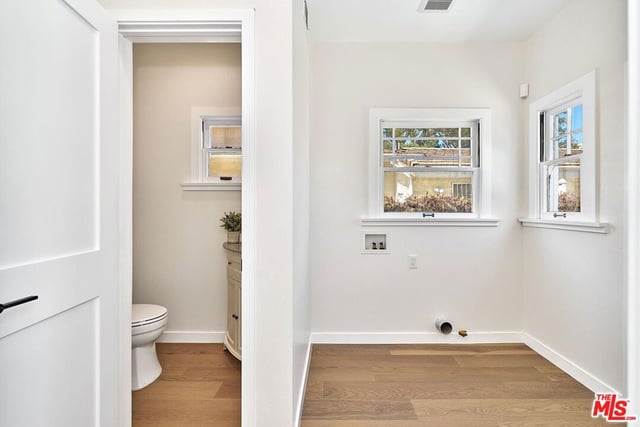 916 S Victoria Avenue, Los Angeles, CA 90019 — photo 22 of 43