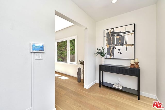 916 S Victoria Avenue, Los Angeles, CA 90019 — photo 3 of 43